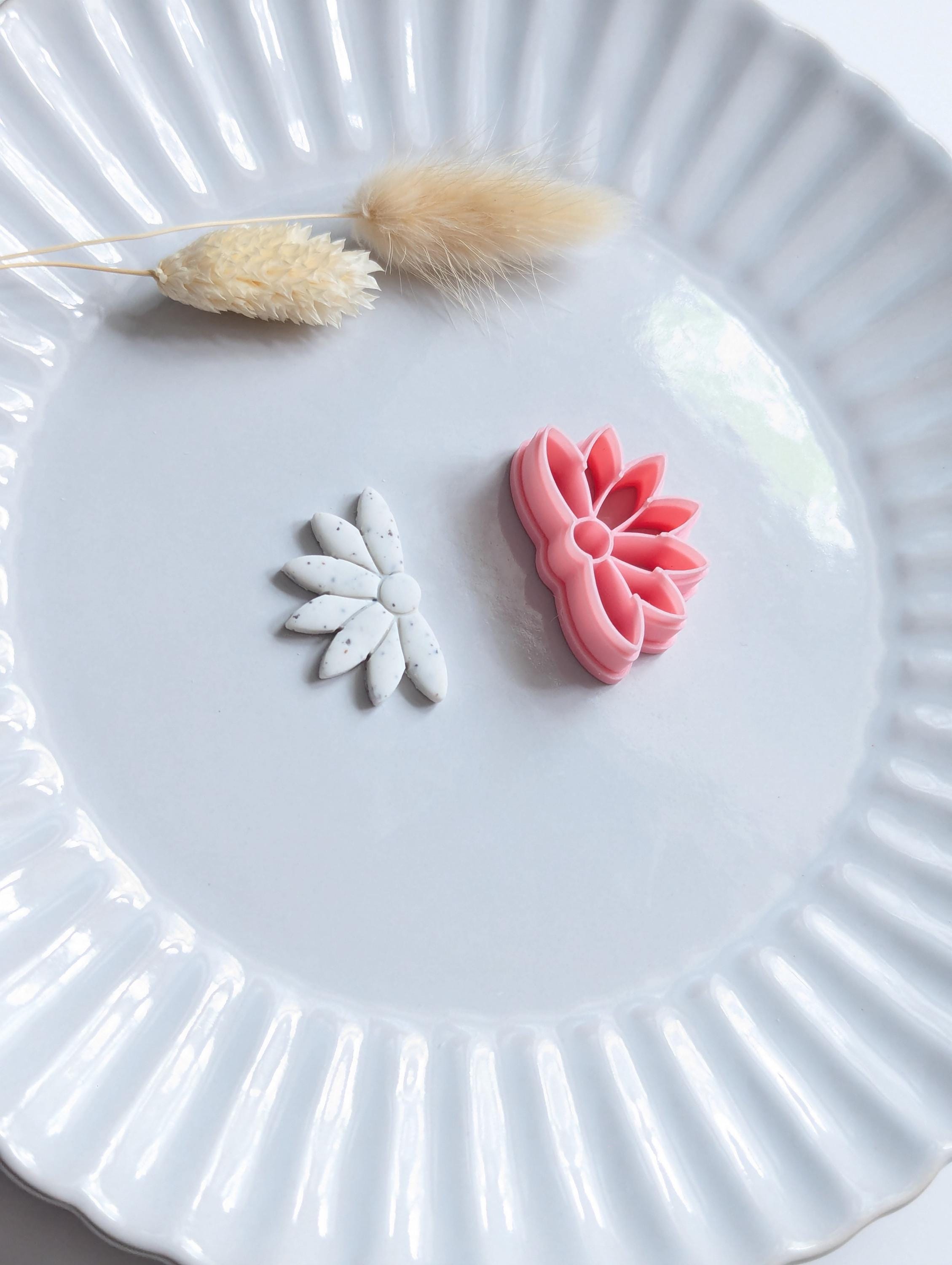 Half daisy polymer clay cutter