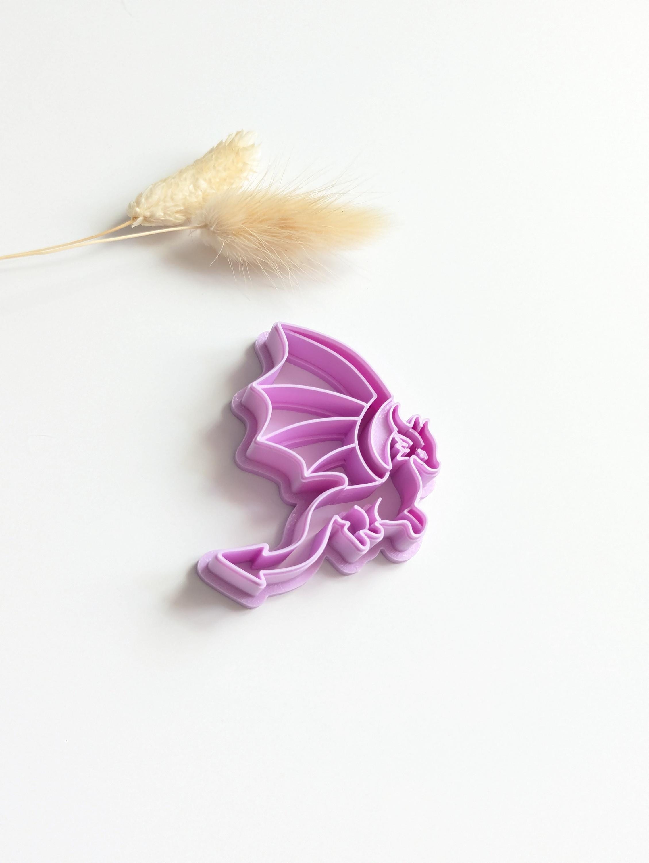 Large dragon polymer clay cutter