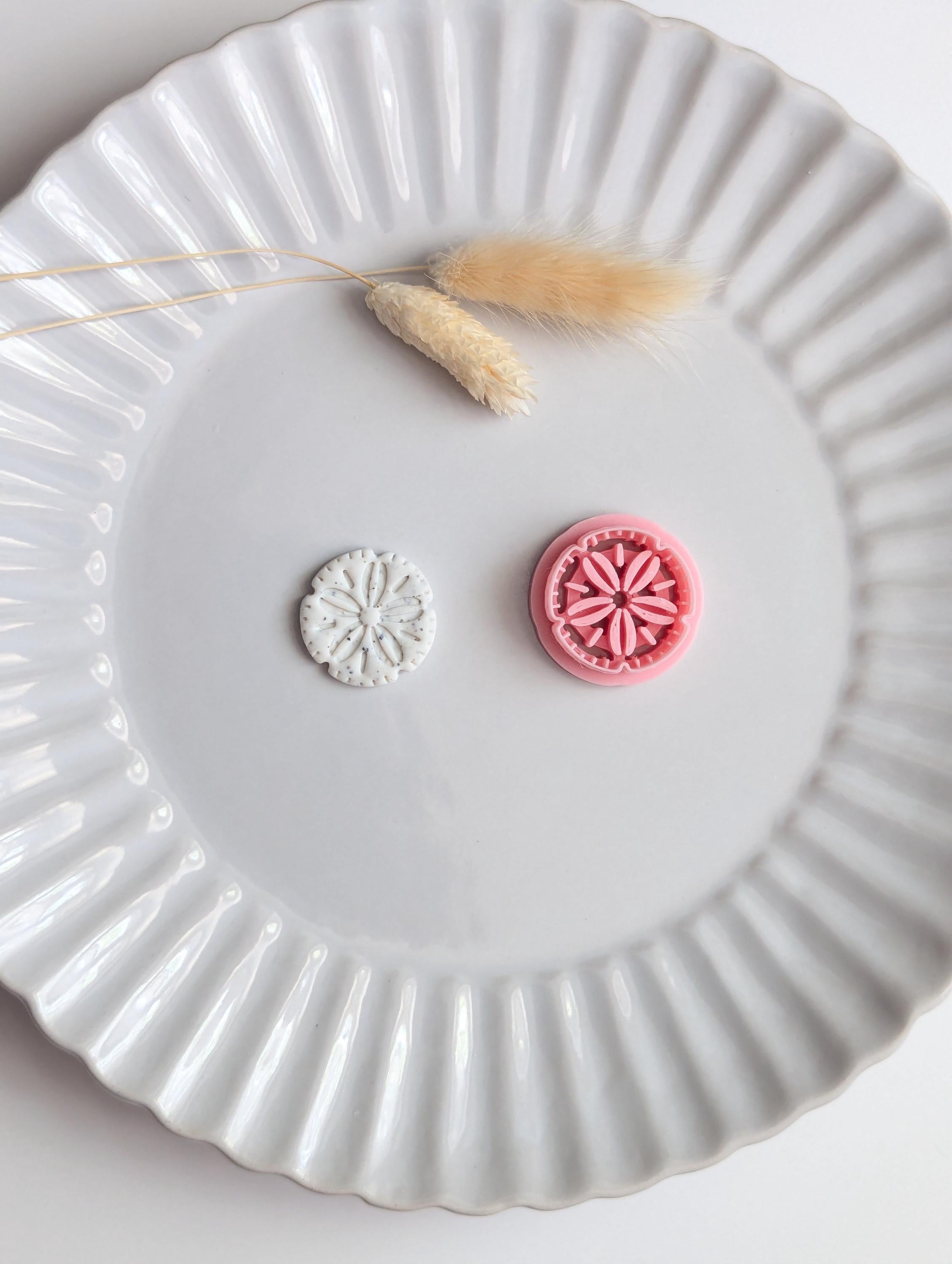 Sand dollar polymer clay cutter