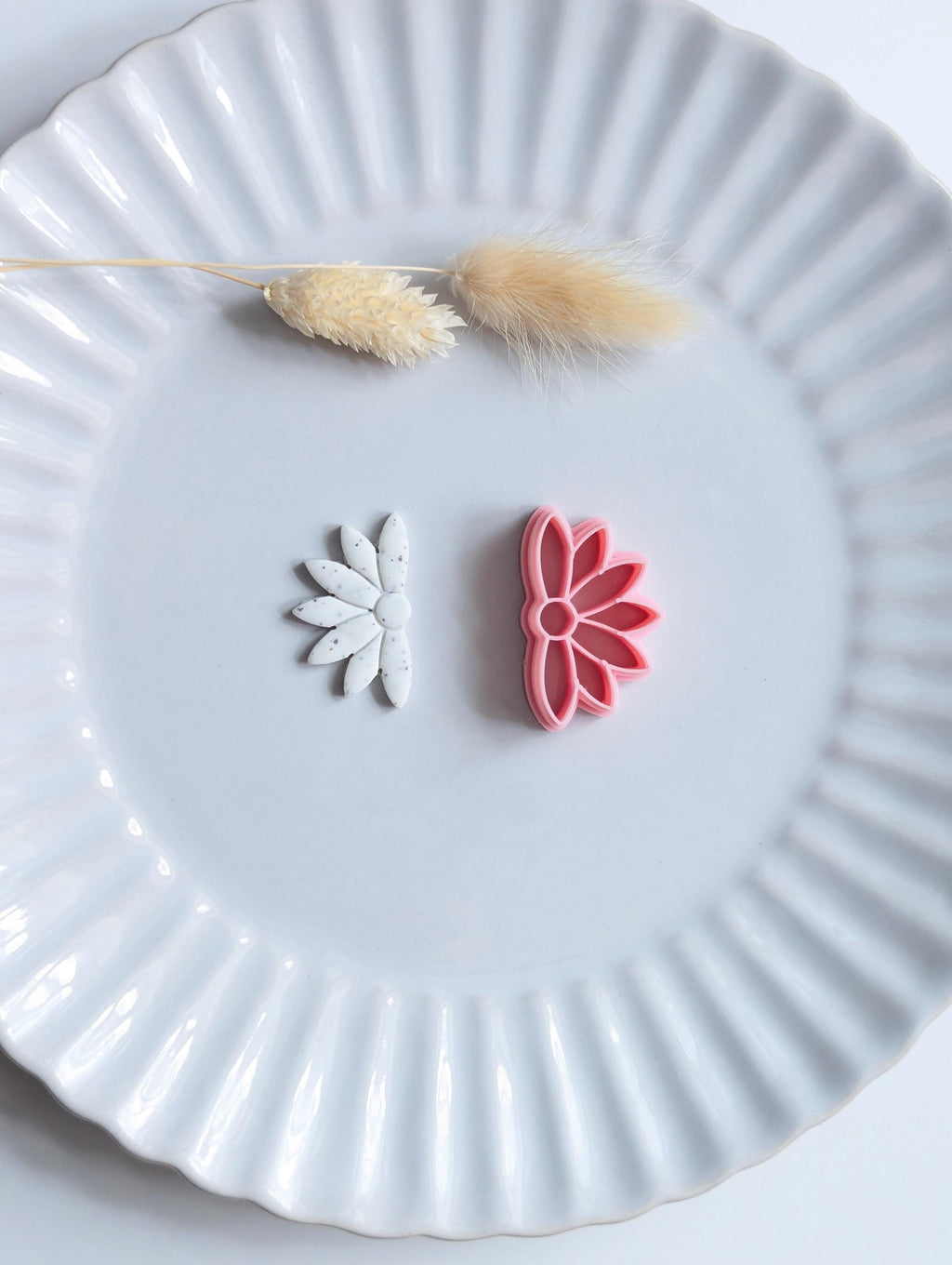 Half daisy polymer clay cutter