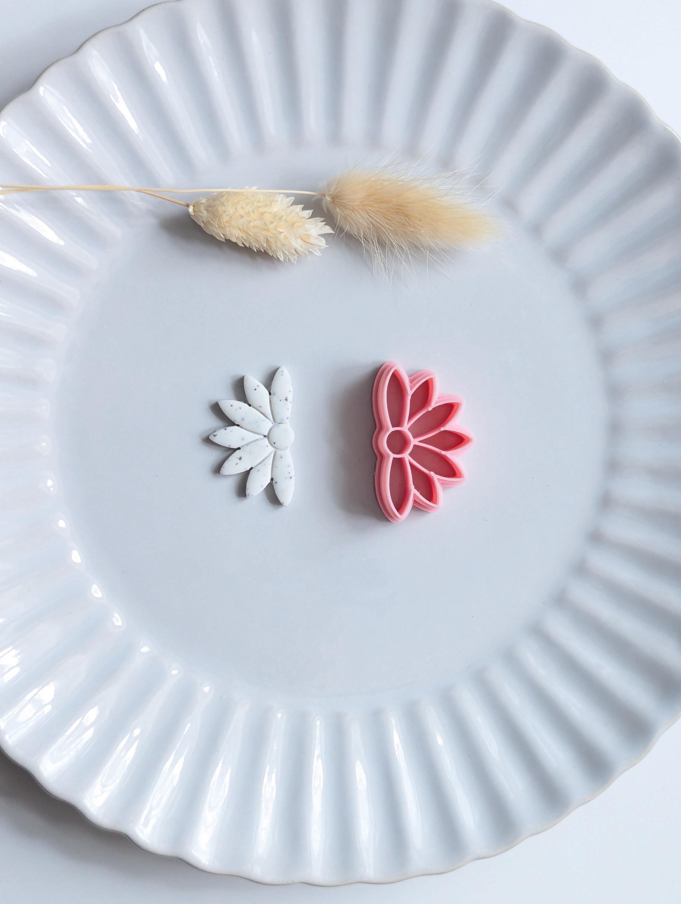 Half daisy polymer clay cutter