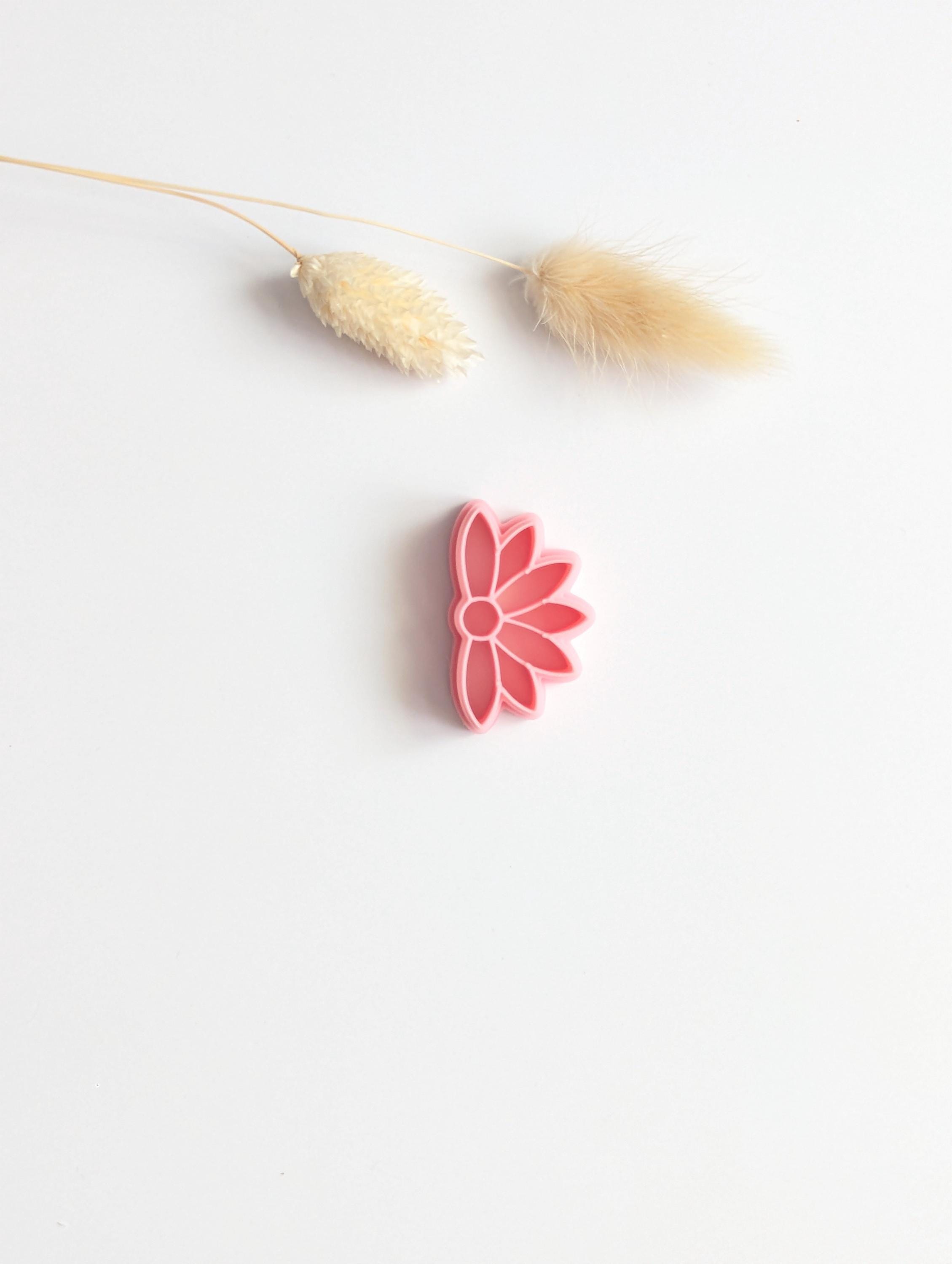 Half daisy polymer clay cutter